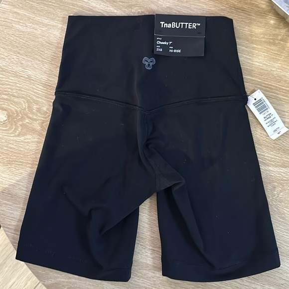 High waist short - Picture 2 of 2